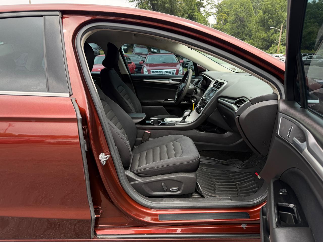 Ford Fusion SE 2015