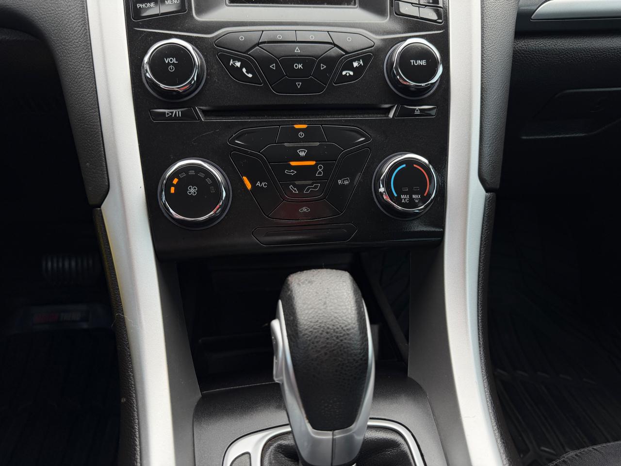 Ford Fusion SE 2015