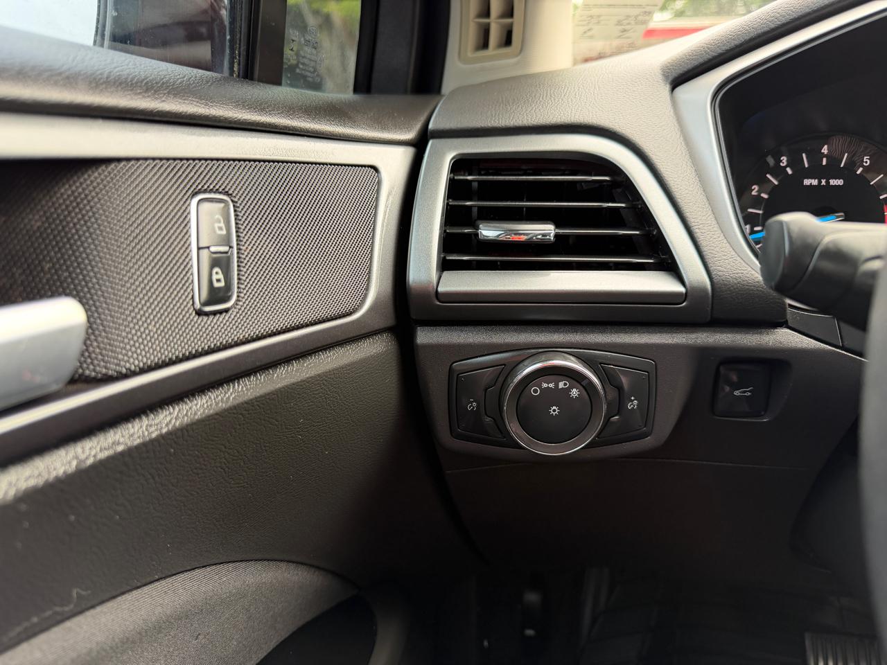 Ford Fusion SE 2015