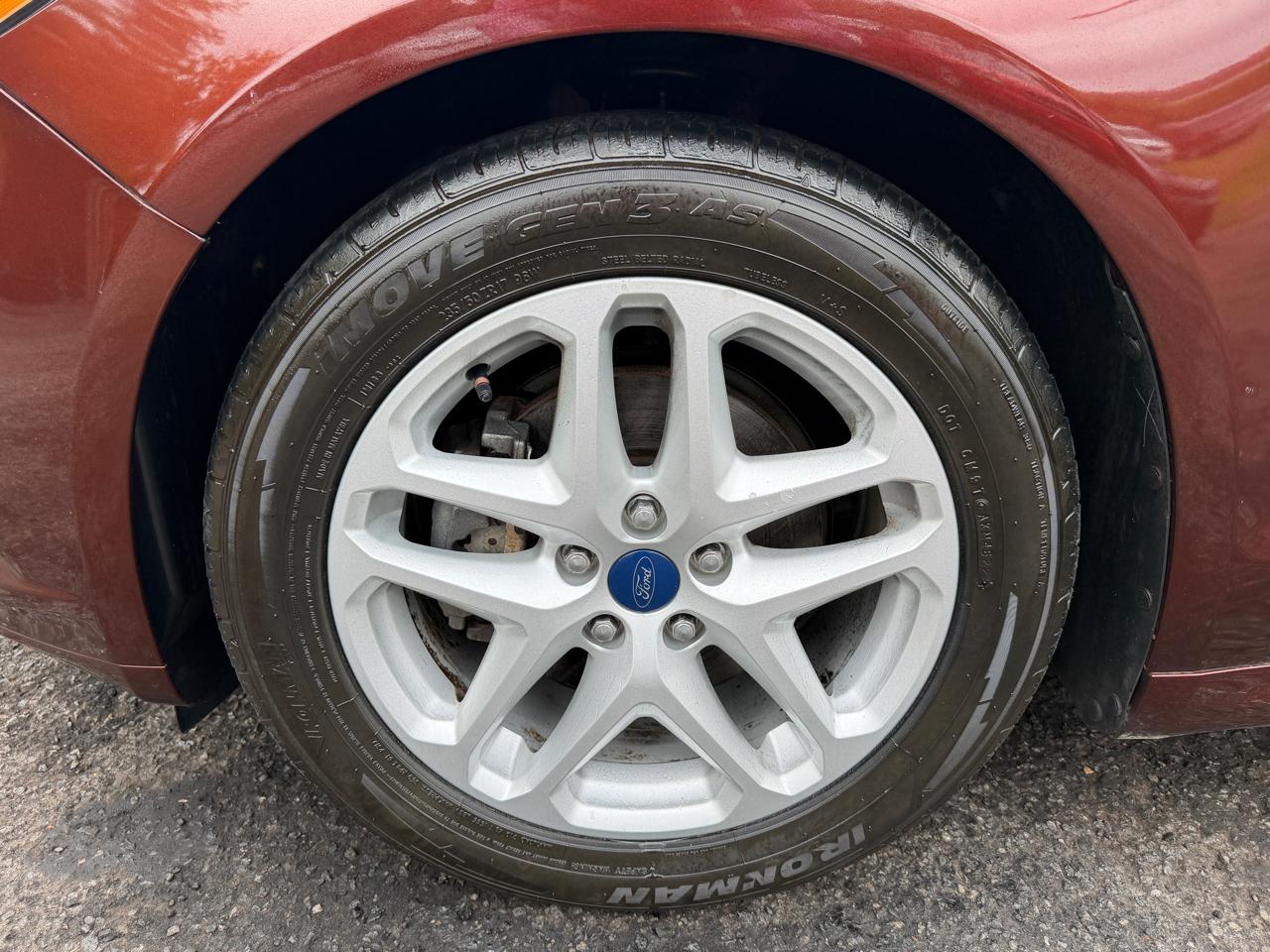 Ford Fusion SE 2015