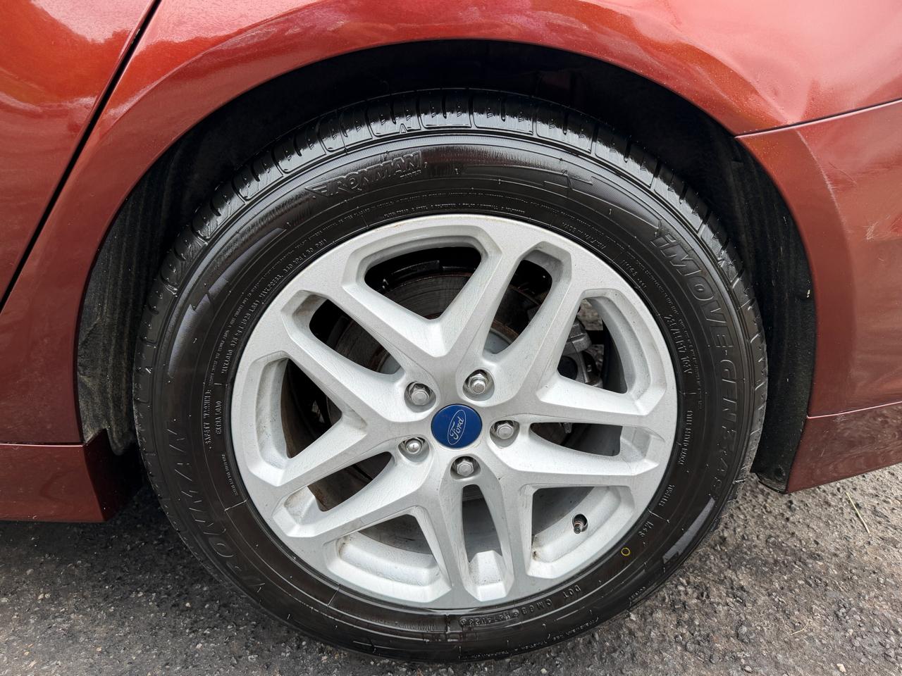 Ford Fusion SE 2015