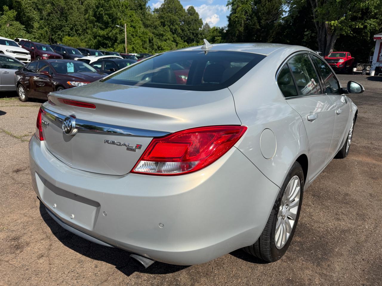 Buick Regal CXL 2011