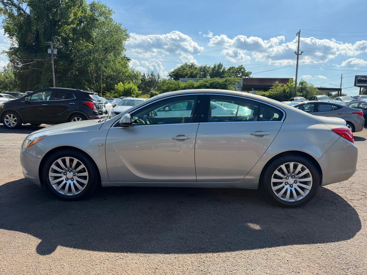 Buick Regal CXL 2011