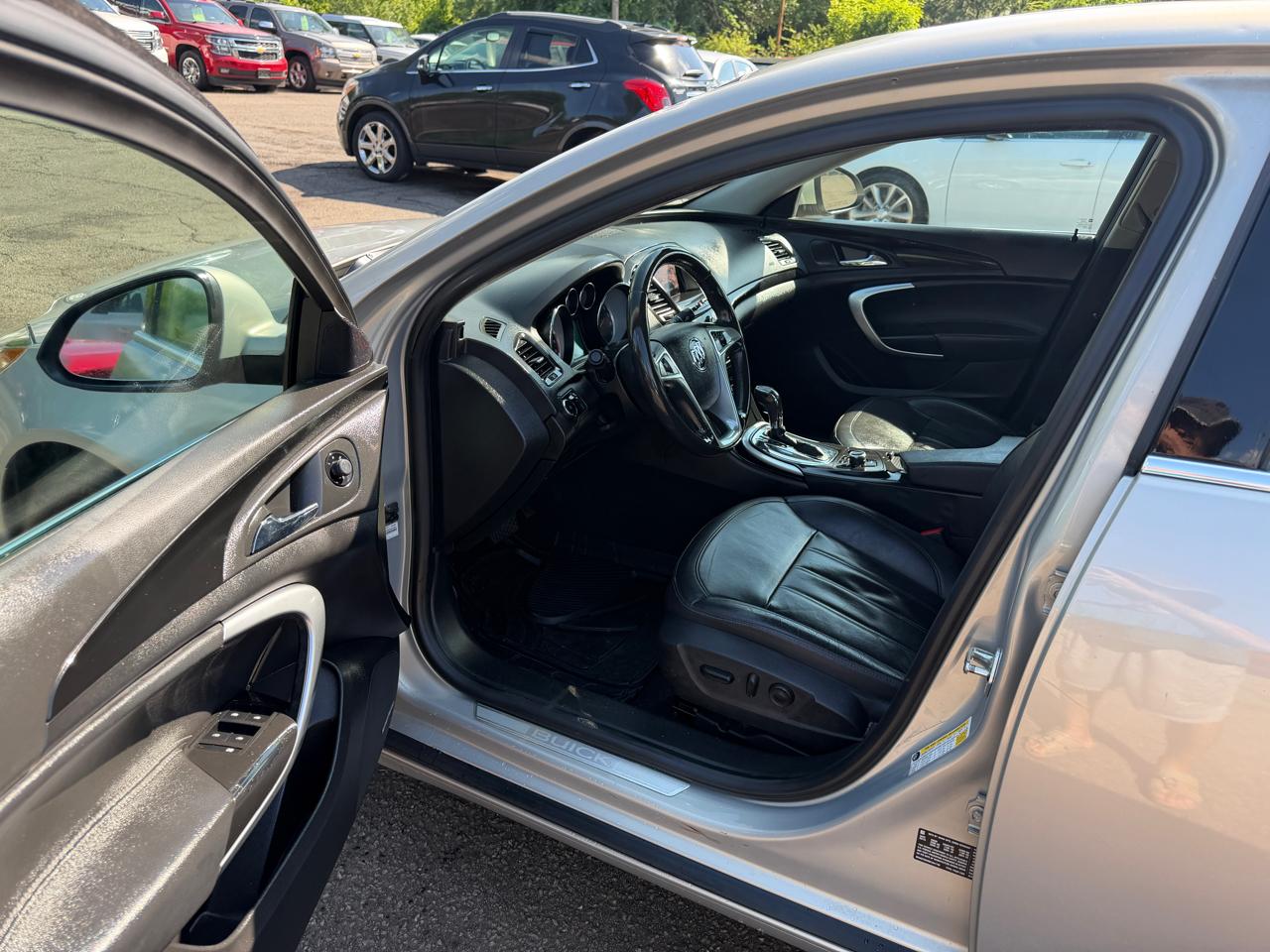 Buick Regal CXL 2011