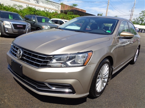 2017 Volkswagen Passat SE 6A