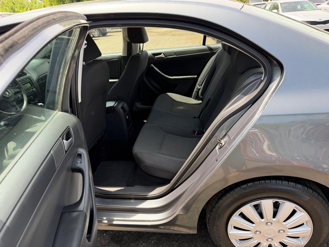 Volkswagen Jetta S 2014
