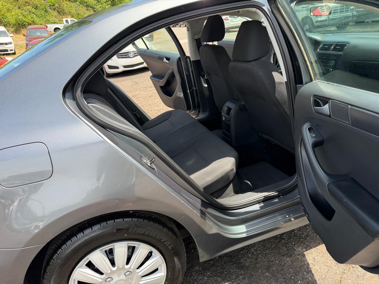 Volkswagen Jetta S 2014