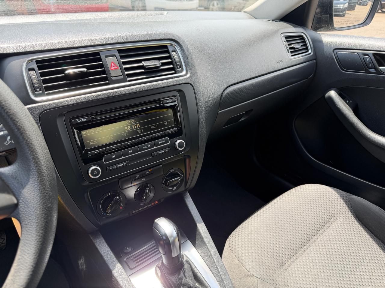 Volkswagen Jetta S 2014