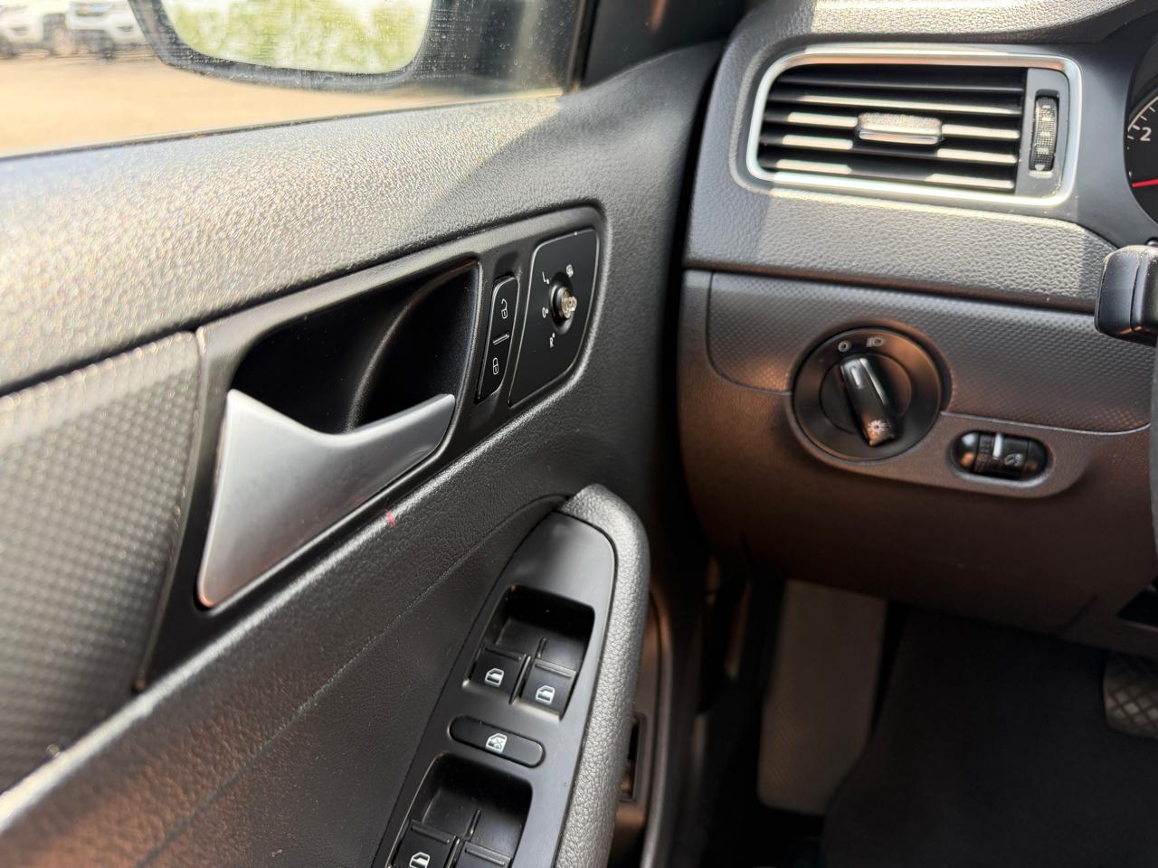 Volkswagen Jetta S 2014