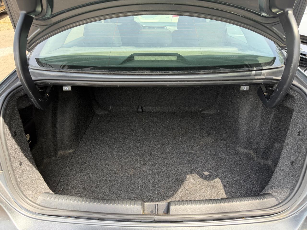 Volkswagen Jetta S 2014
