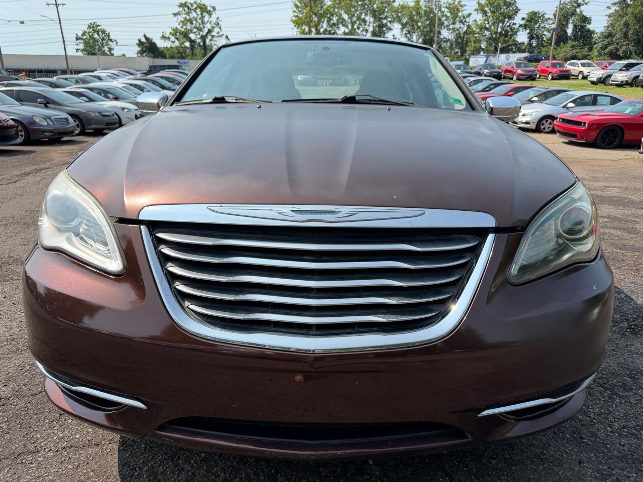 Chrysler 200  2012