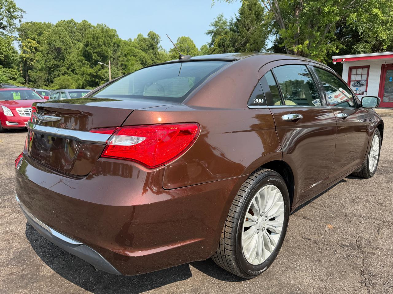 Chrysler 200  2012