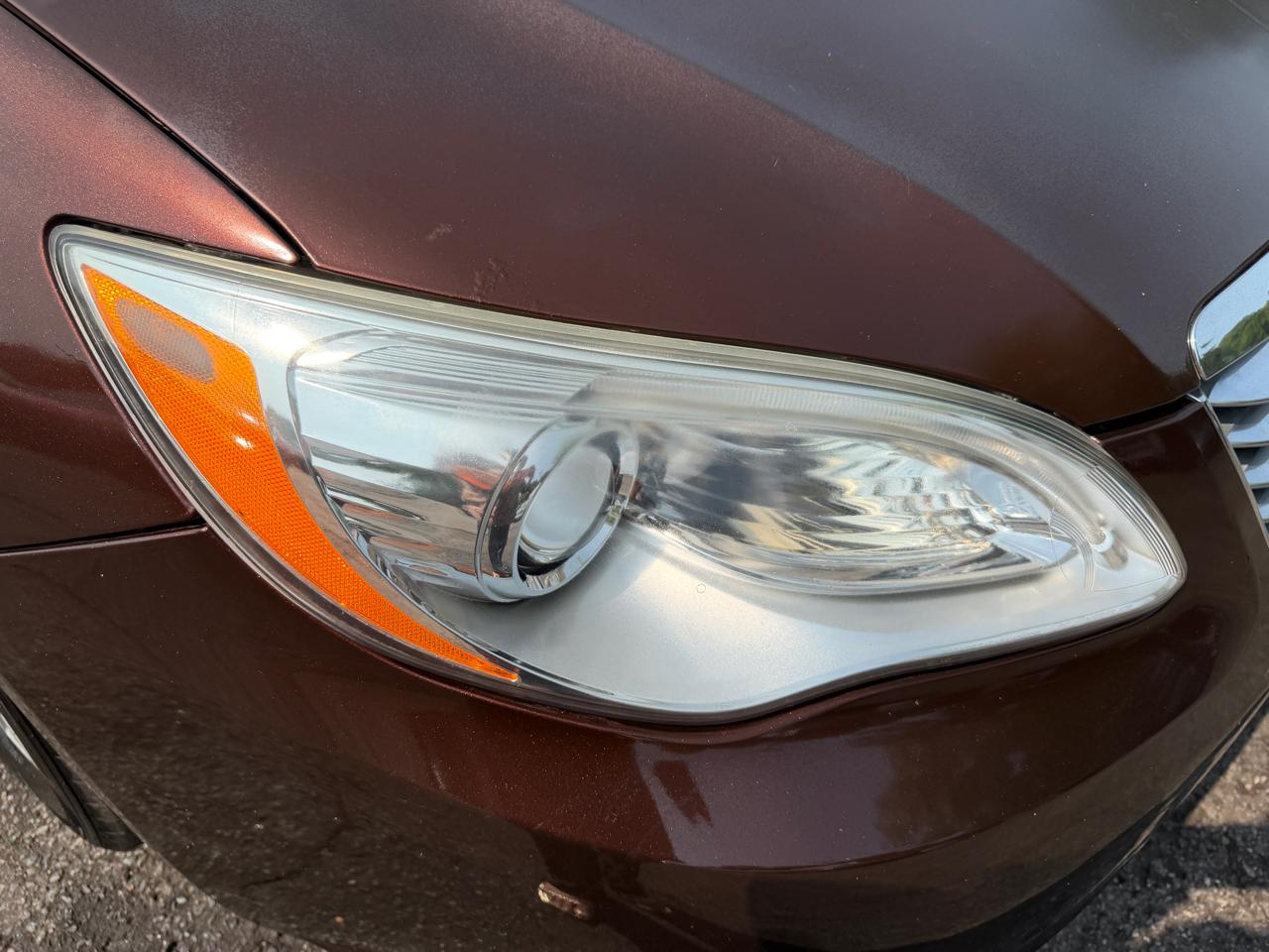 Chrysler 200  2012
