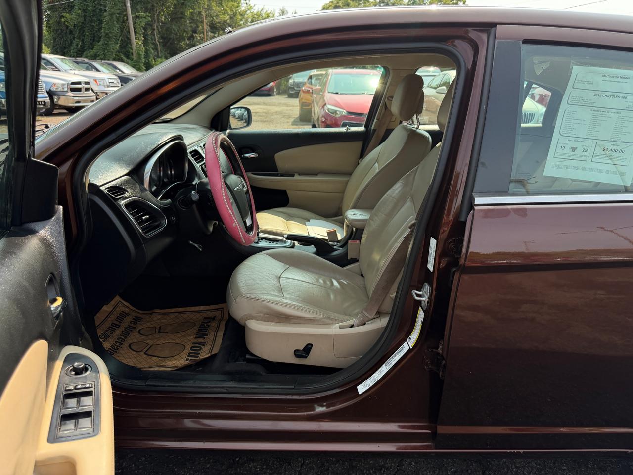 Chrysler 200  2012
