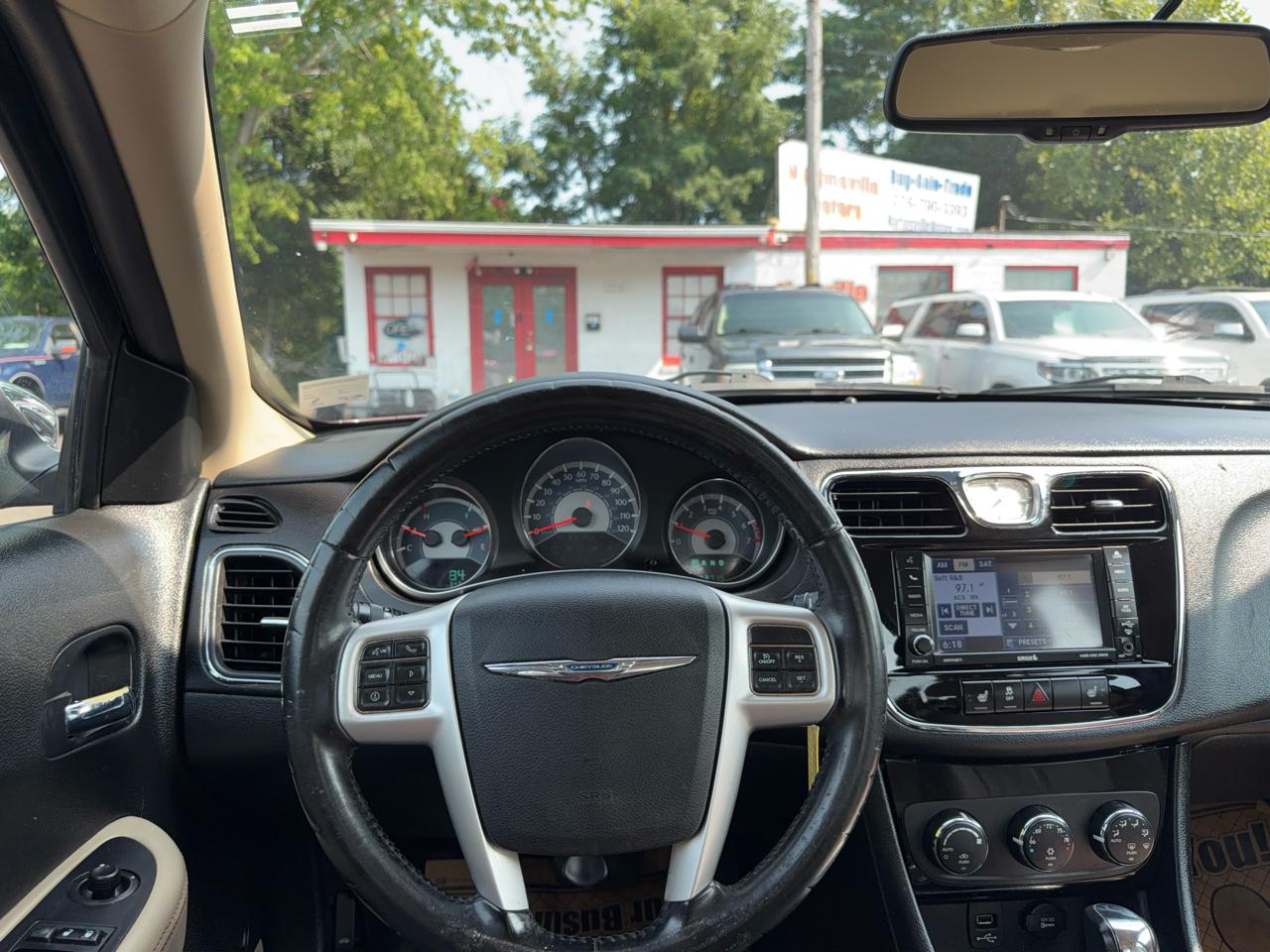 Chrysler 200  2012