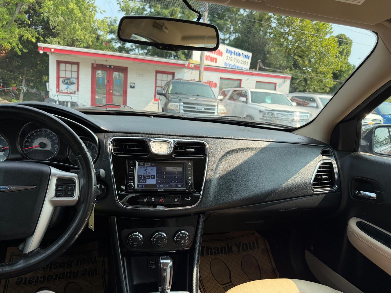 Chrysler 200  2012