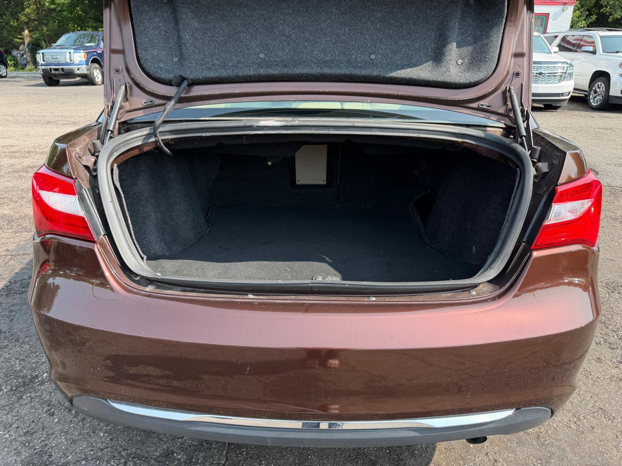 Chrysler 200  2012