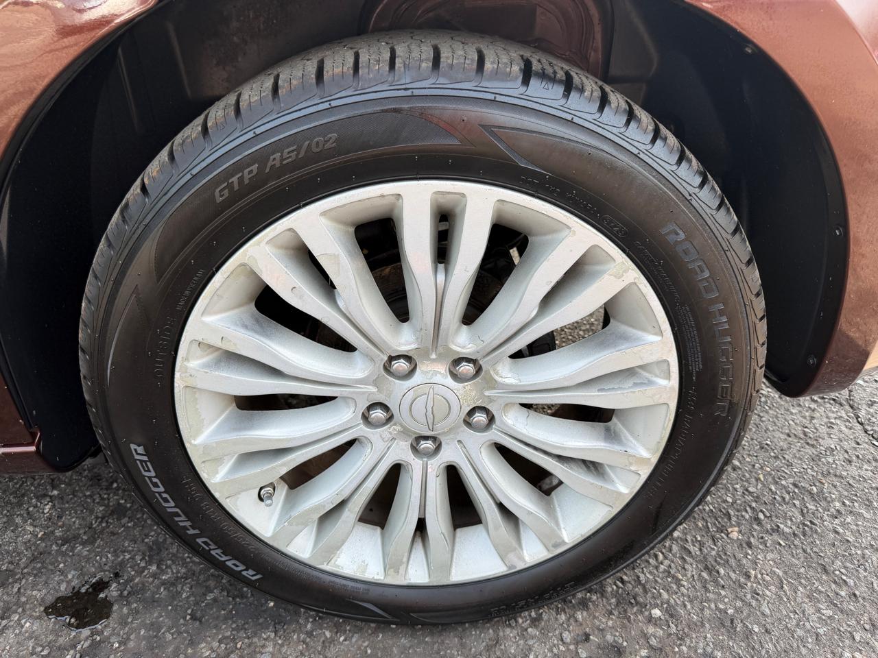 Chrysler 200  2012