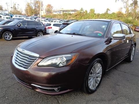 2012 Chrysler 200 Limited Low Miles.