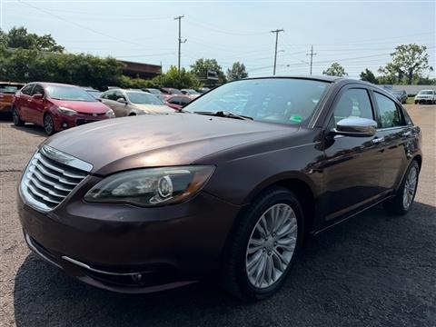 2012 Chrysler 200 Limited Low Miles.