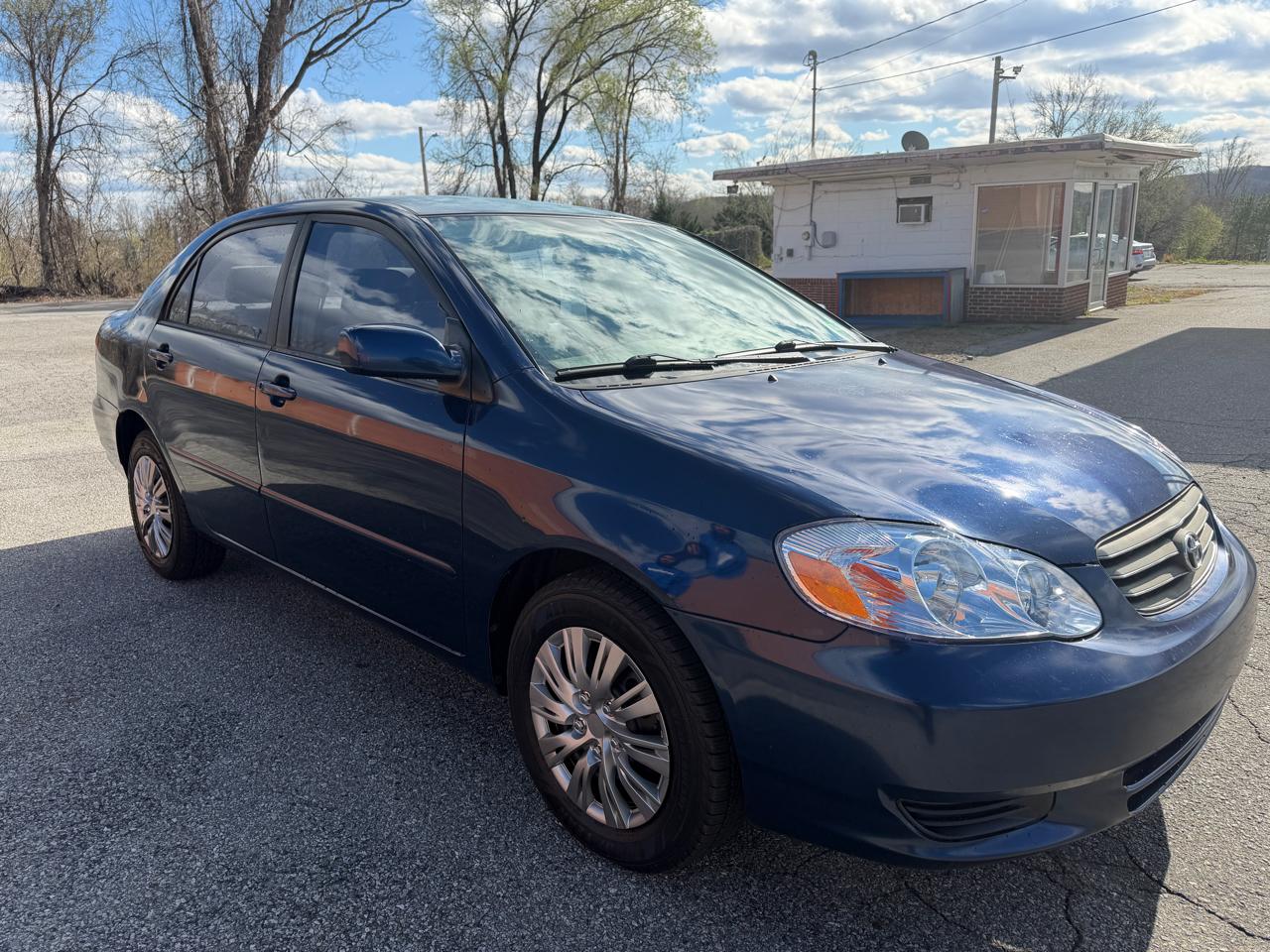 Toyota Corolla LE 2004