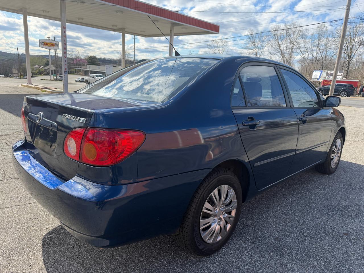 Toyota Corolla LE 2004