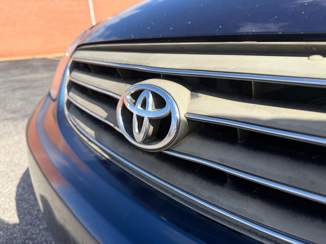 Toyota Corolla LE 2004