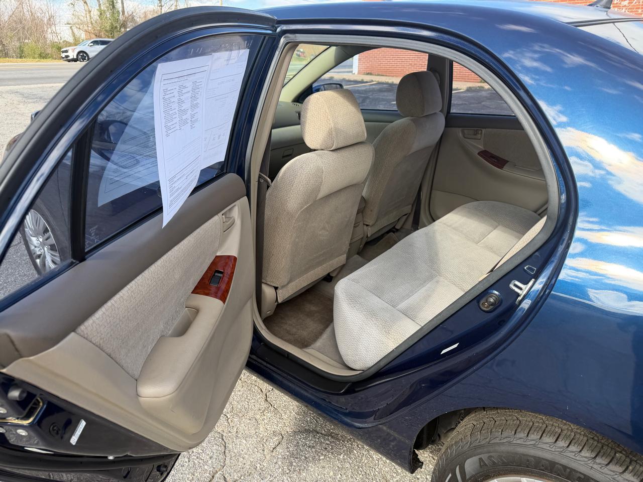 Toyota Corolla LE 2004