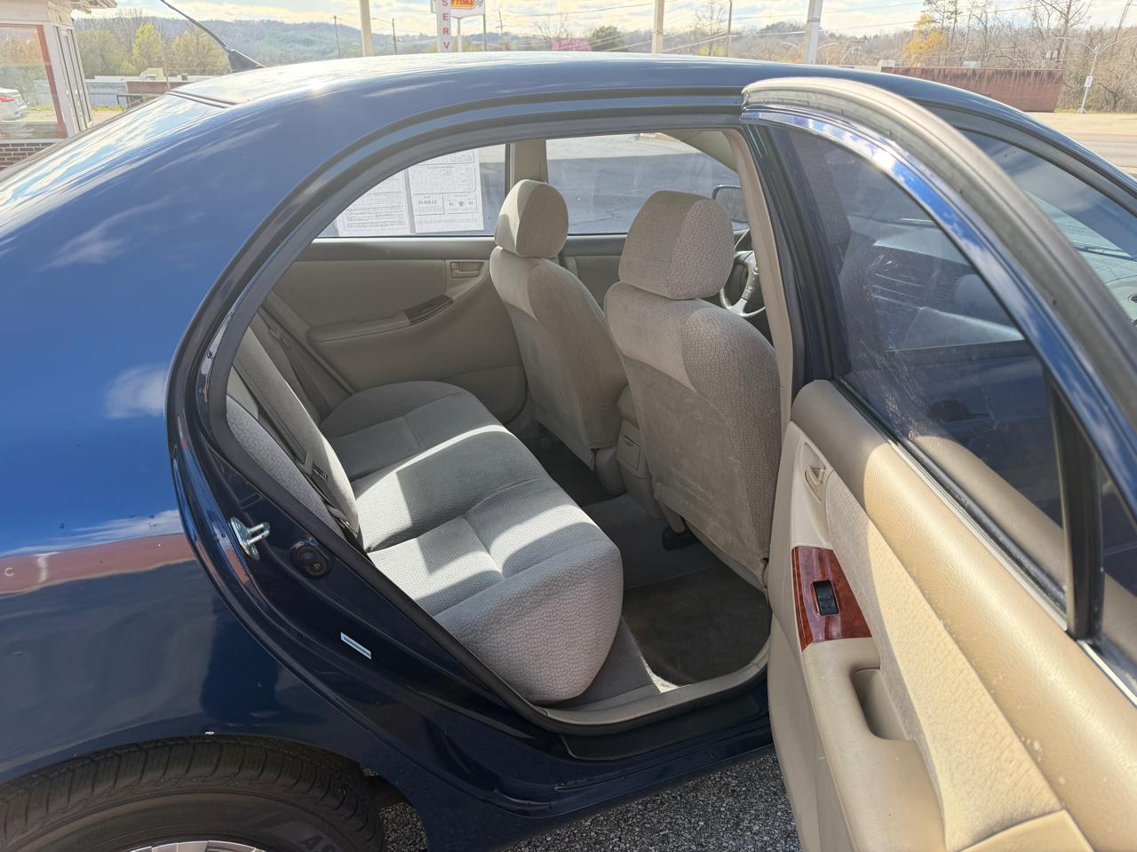 Toyota Corolla LE 2004