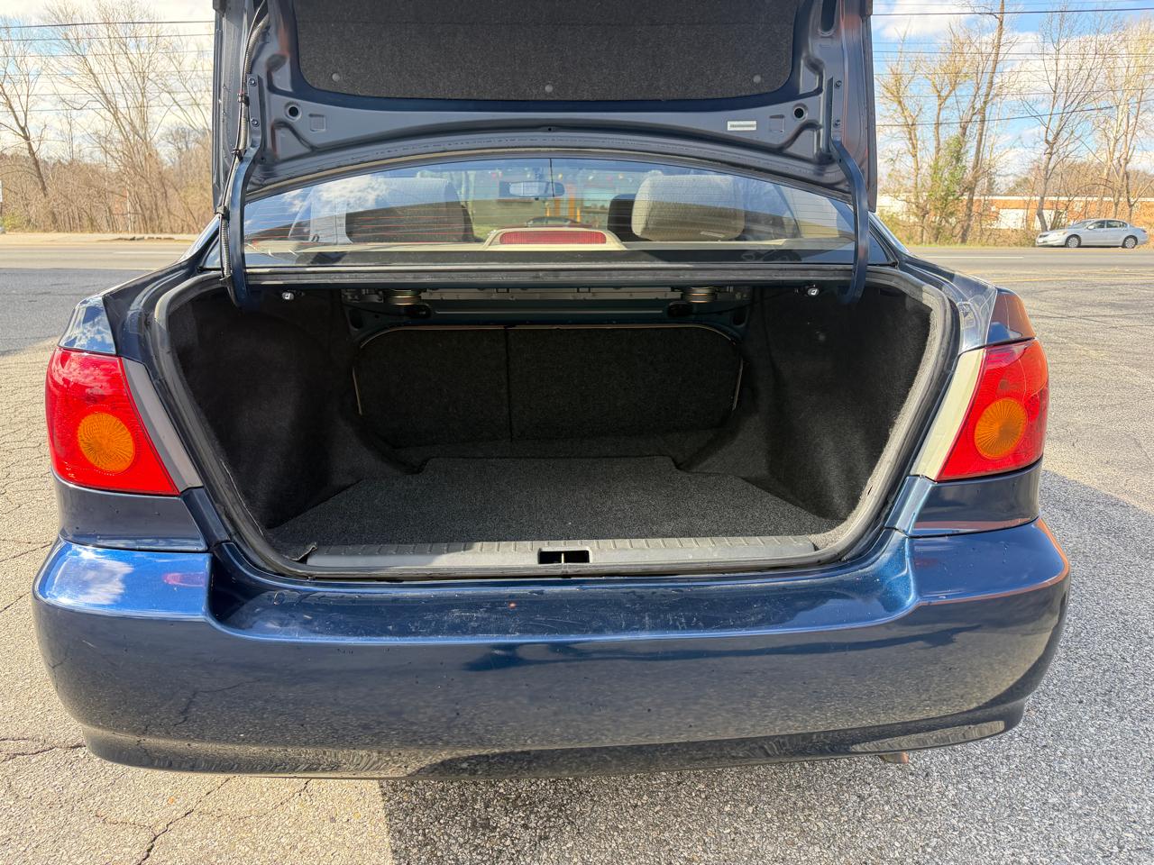 Toyota Corolla LE 2004