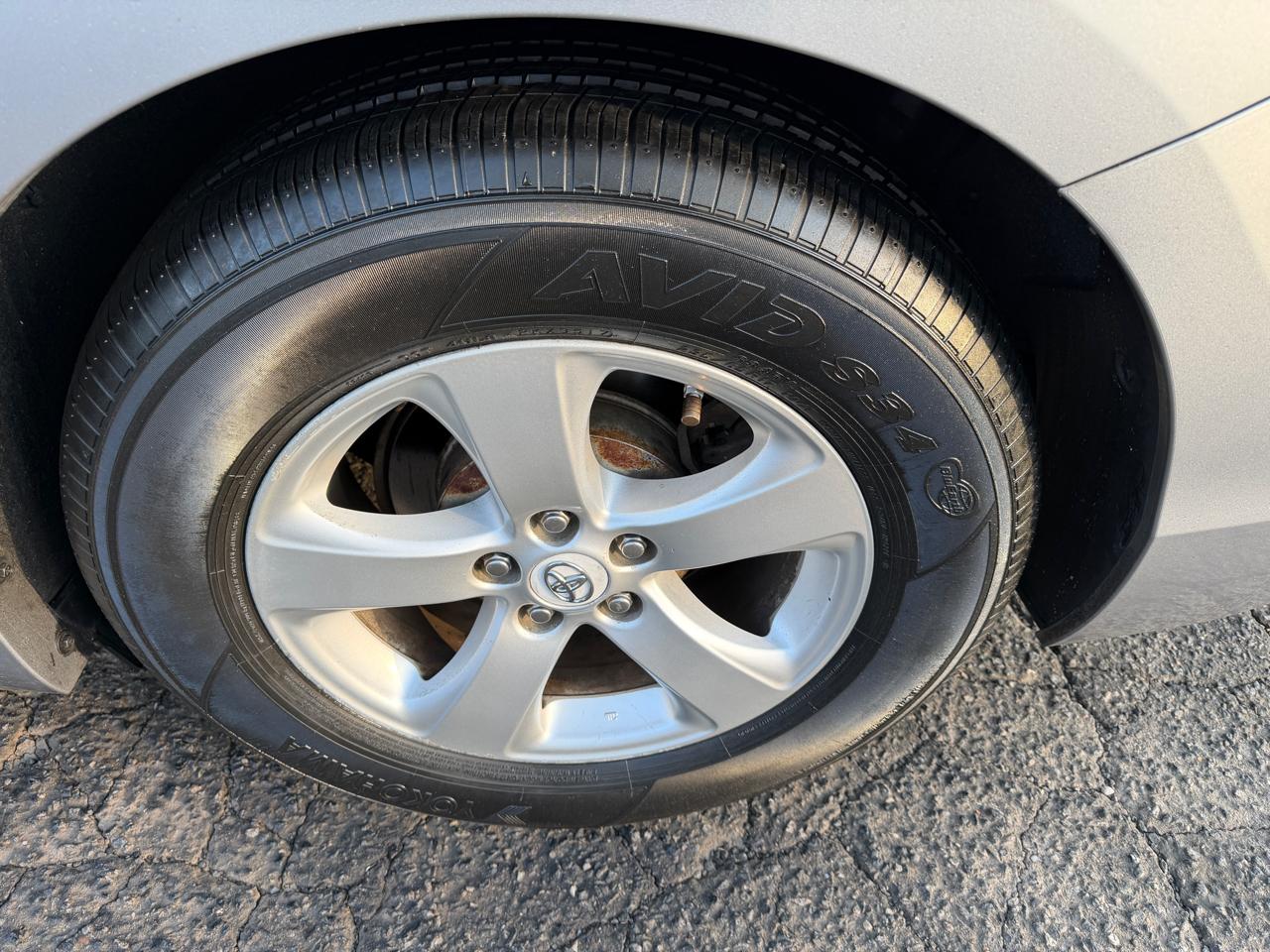 Toyota Sienna LE FWD 8-Passenger V6 2012