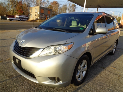 2012 Toyota Sienna LE FWD 8-Passenger V6