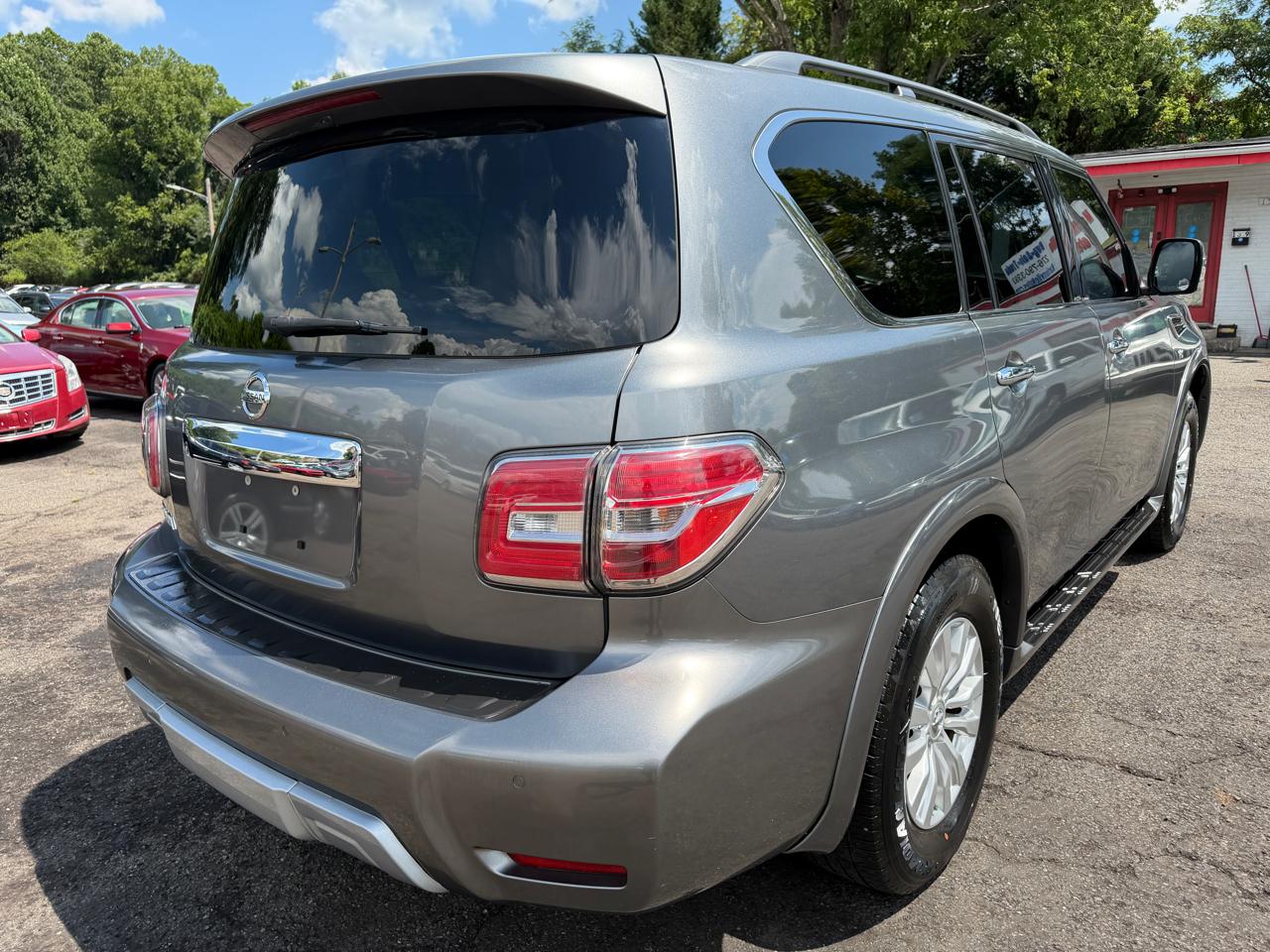 Nissan Armada Platinum AWD 2017