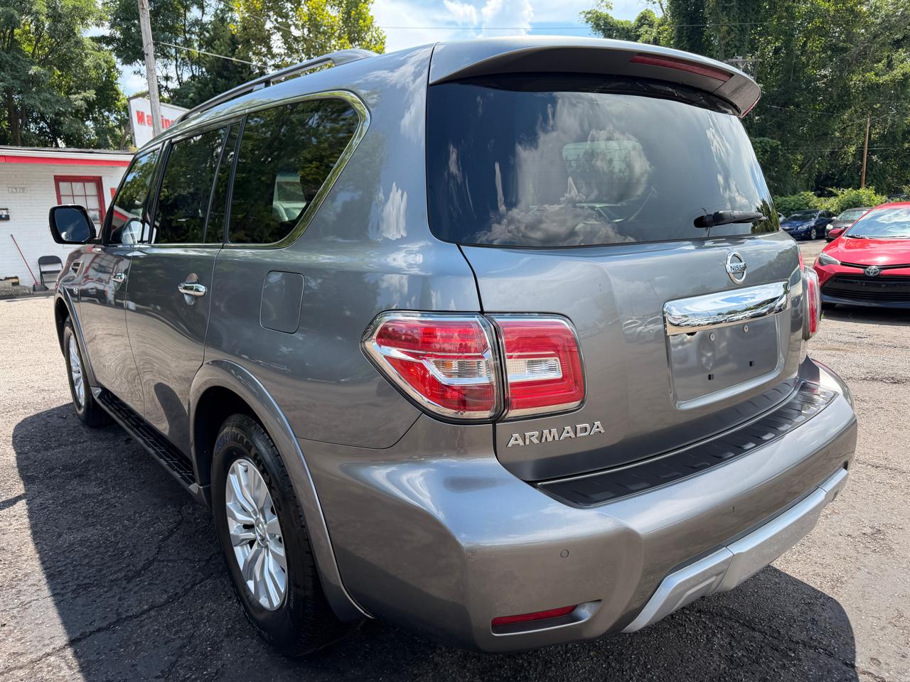 Nissan Armada Platinum AWD 2017