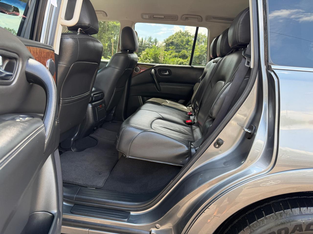 Nissan Armada Platinum AWD 2017