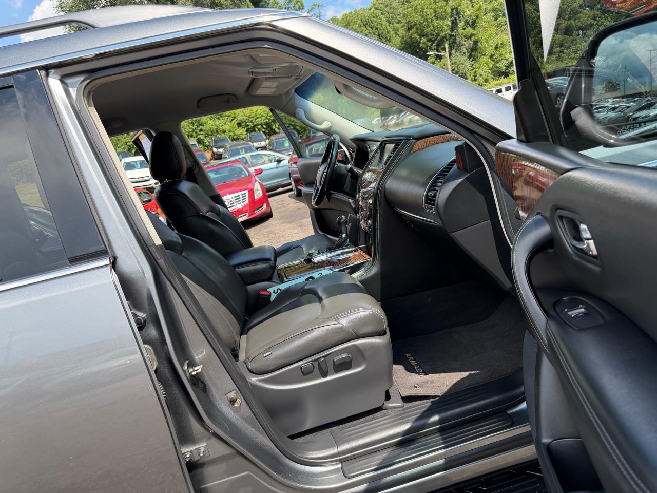 Nissan Armada Platinum AWD 2017