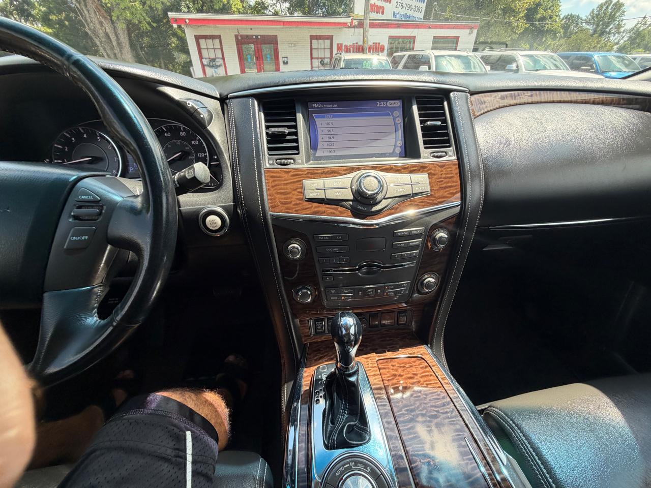 Nissan Armada Platinum AWD 2017