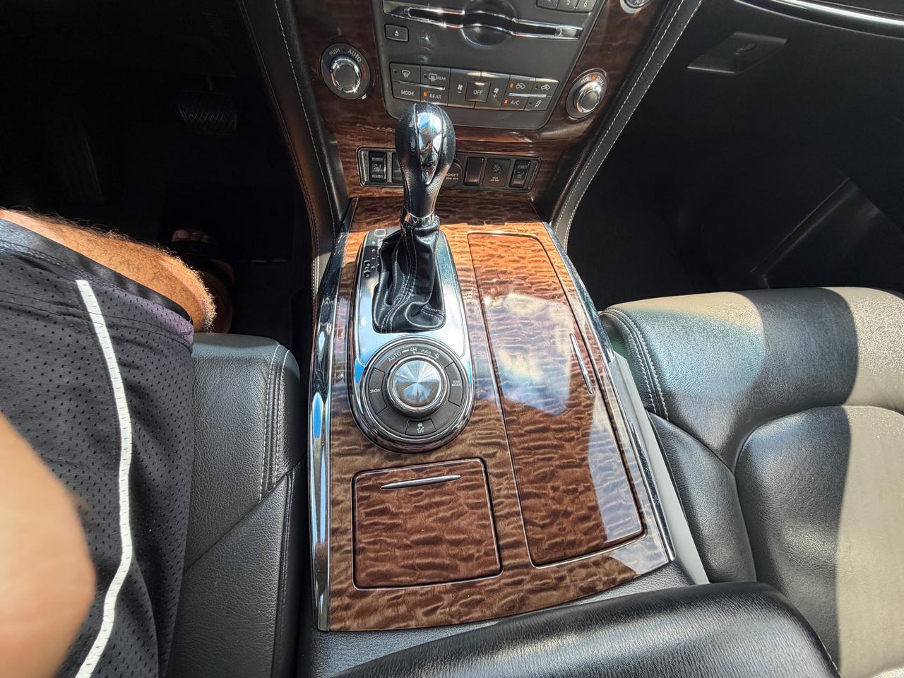 Nissan Armada Platinum AWD 2017