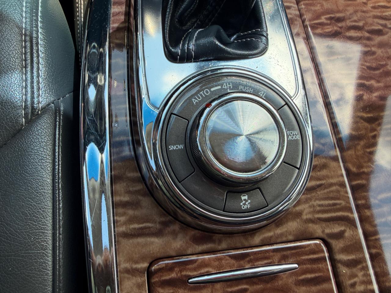 Nissan Armada Platinum AWD 2017