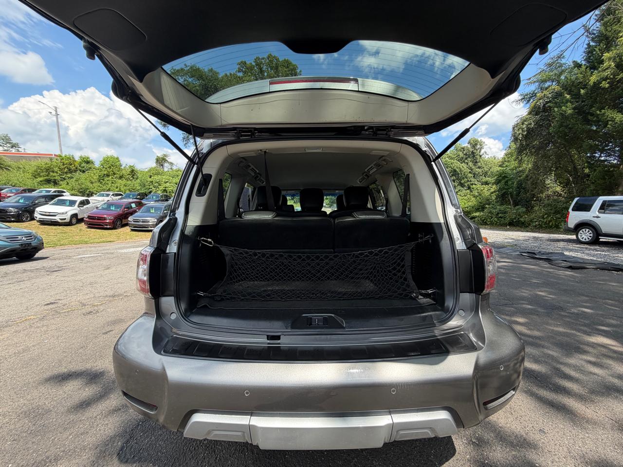 Nissan Armada Platinum AWD 2017
