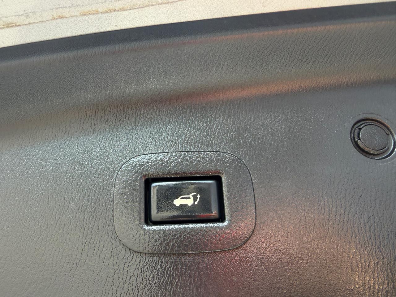 Nissan Armada Platinum AWD 2017