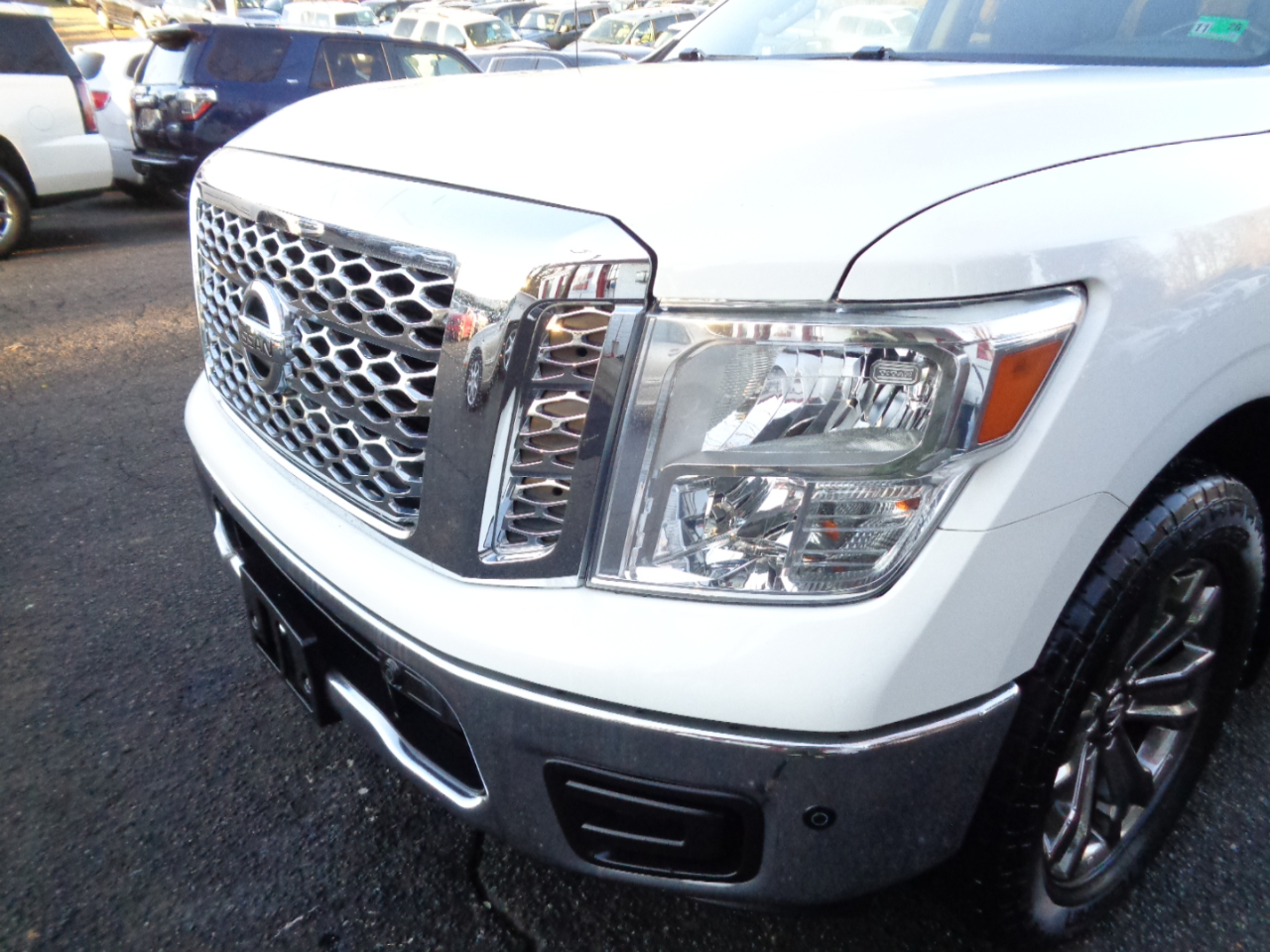 Nissan Titan Platinum Reserve Crew Cab 2WD 2018