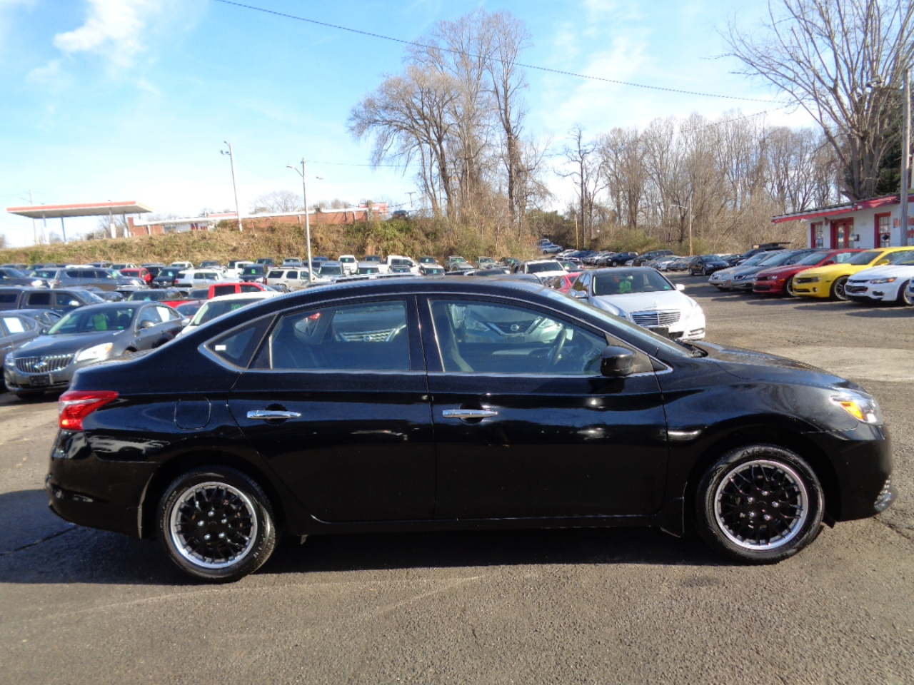 Nissan Sentra S 6MT 2017