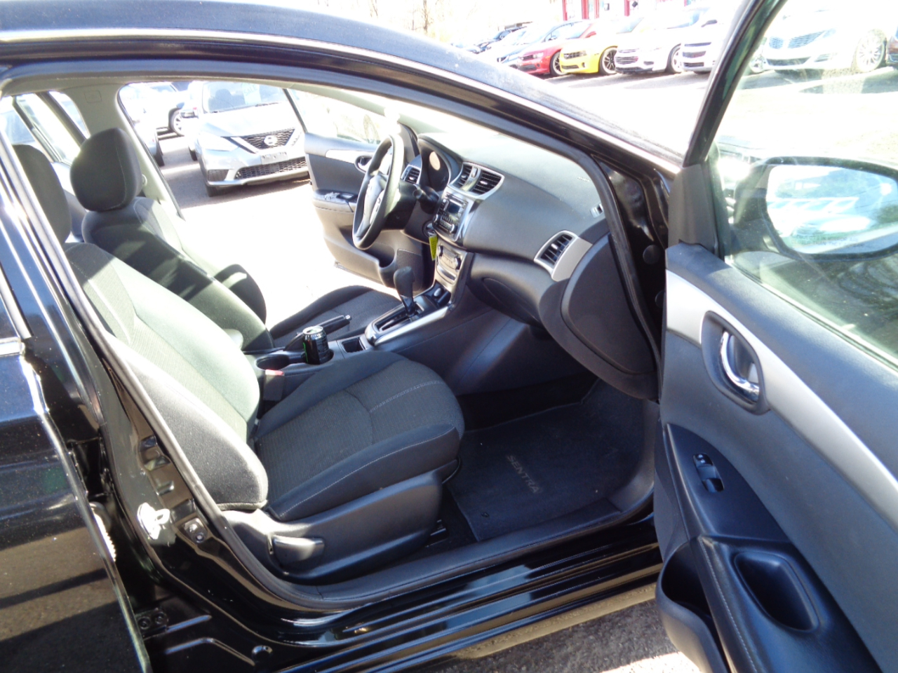 Nissan Sentra S 6MT 2017