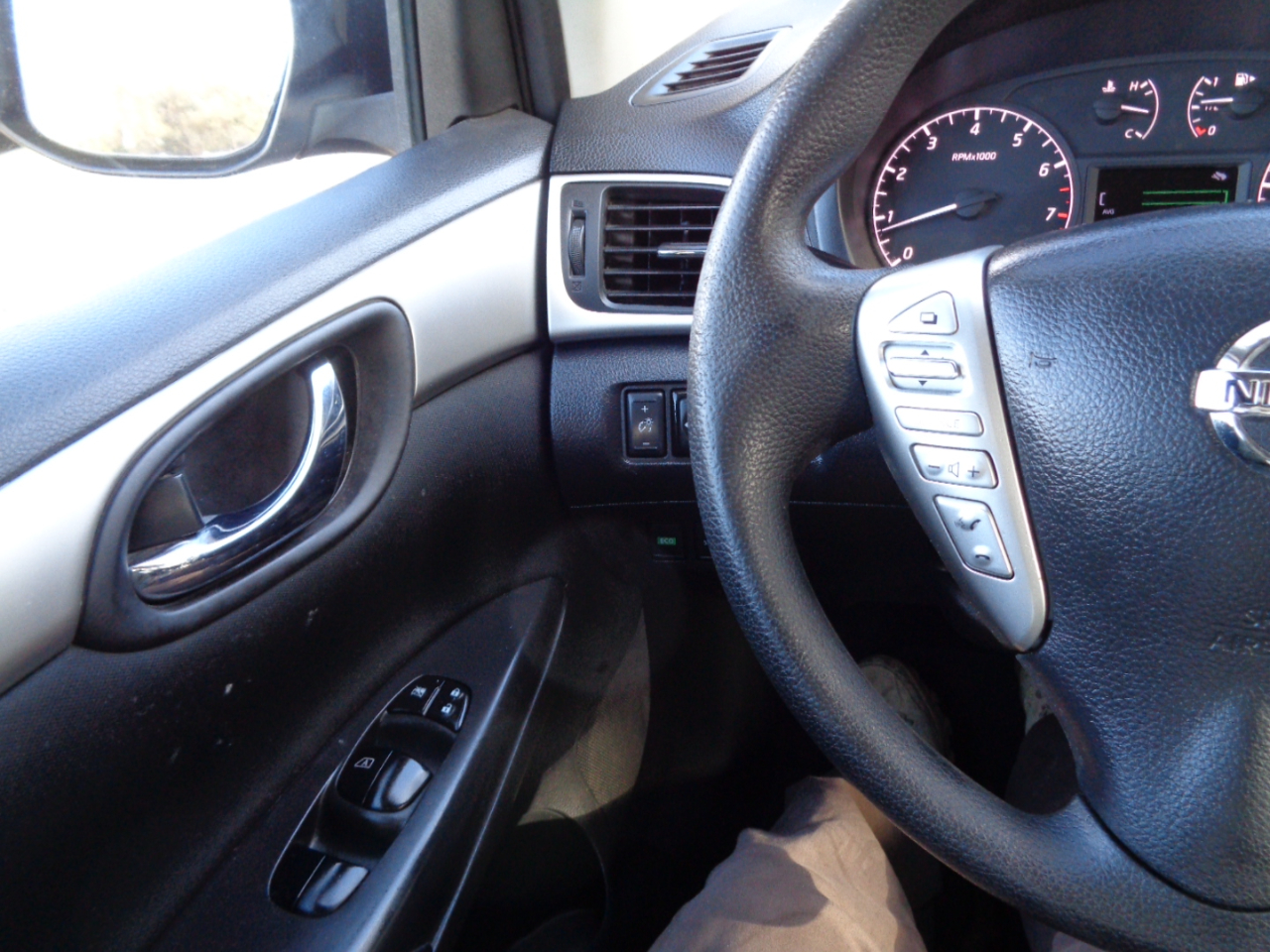 Nissan Sentra S 6MT 2017