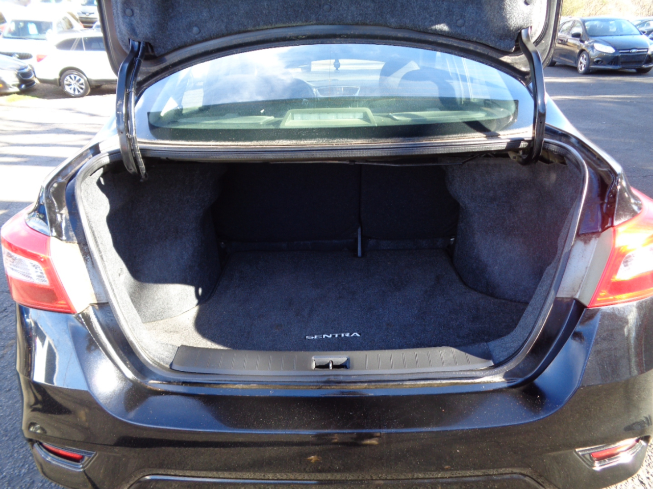 Nissan Sentra S 6MT 2017