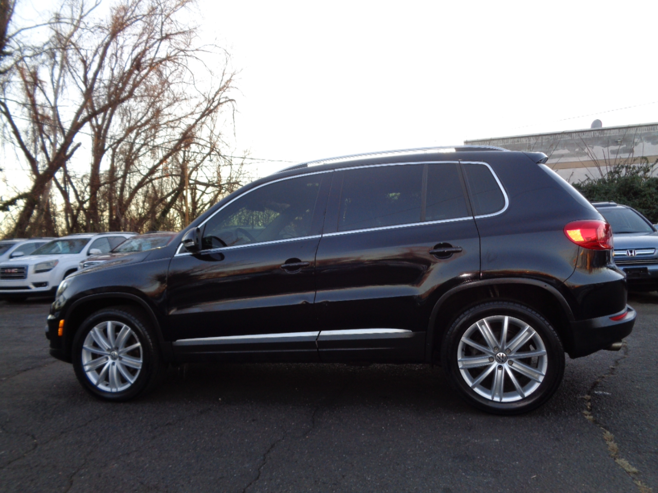 Volkswagen Tiguan S 2013