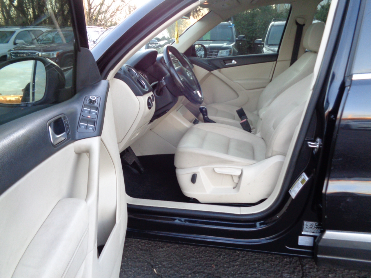 Volkswagen Tiguan S 2013