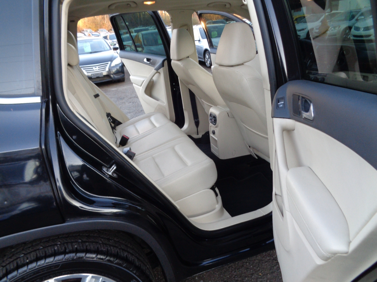 Volkswagen Tiguan S 2013