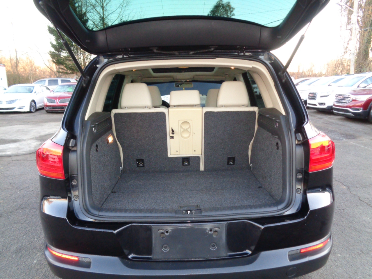 Volkswagen Tiguan S 2013